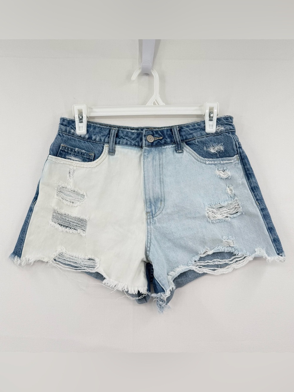 Vervet Los Angeles Denim Shorts Women’s Medium Distressed Two-Tone Color-Block